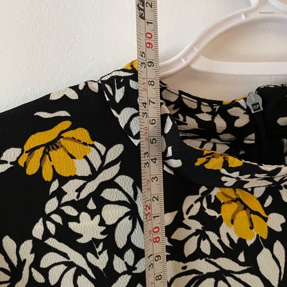 Black floral dress with flare - Picture 5 of 6